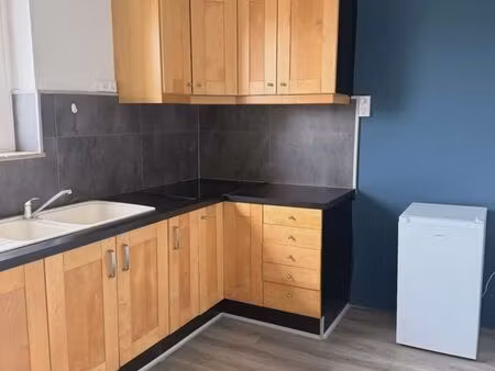 studio meublé 55m² rénové avec balcon – centre-ville de commercy
