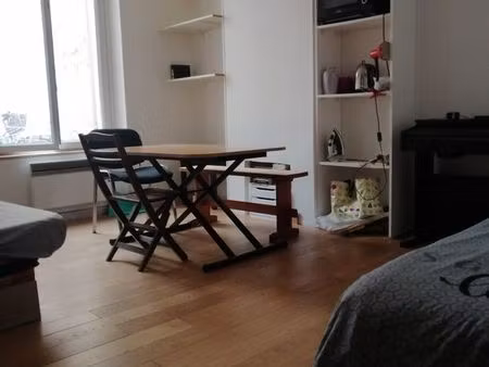 paris location beau studio meublé 26m2 métro colonel fabien
