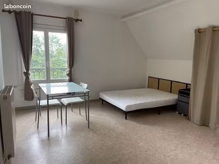 loue studio meublé
