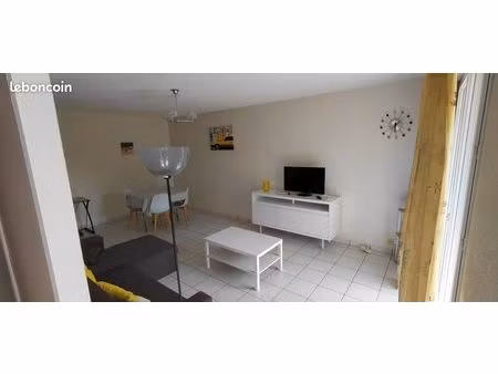 t2 meublé 48 m² avec terrasse et parking – dax centre