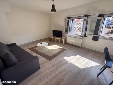 t2 de 63m2  centre ville  entièrement meublé et équipé