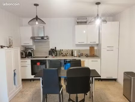 appartement meublé t3 avec terrasse et climatisation