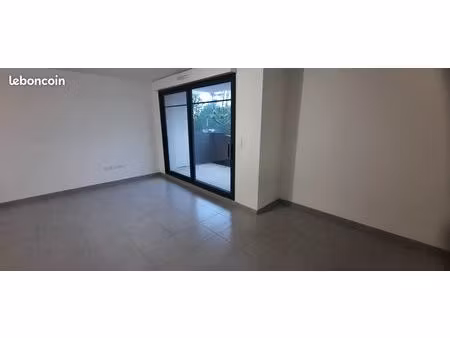 location t2