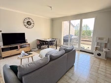 montluel maison-appartement a louer