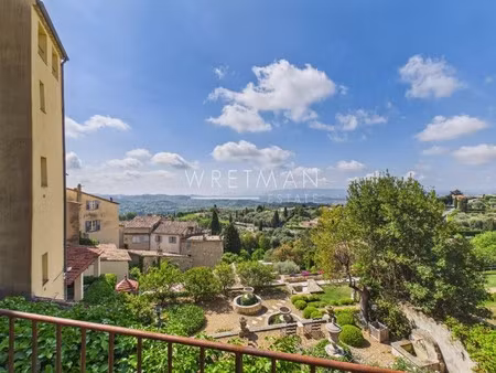 maison de luxe à vendre à châteauneuf-grasse