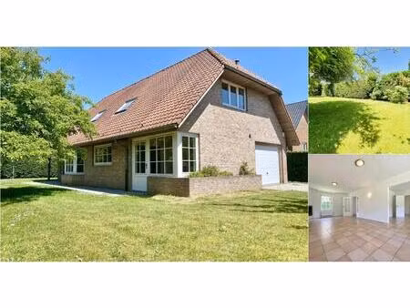 villa à louer avec garage et terrasse   waterloo (vbe18899)