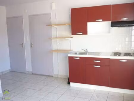location appartement 2 pièces à ploudaniel (29260) : à louer 2 pièces / 30m² ploudaniel