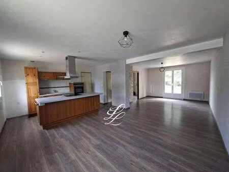 vente maison à sablé-sur-sarthe (72300) : à vendre / 95m² sablé-sur-sarthe