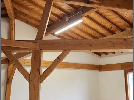 bâtiment polyvalent de 429 m²