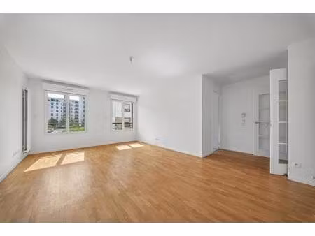 appartement 5 pièces avec balcon - suresnes