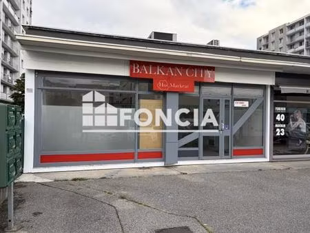 location - local commercial - 91 m² - 10 920 €/an hc ht -