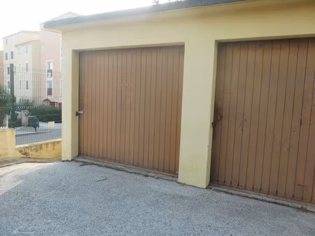 garage- résidence les mimosas