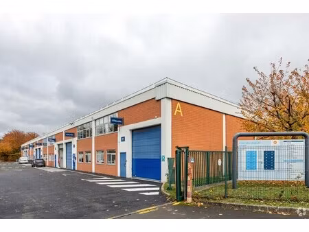 location local d’activités villepinte 93420 288m²