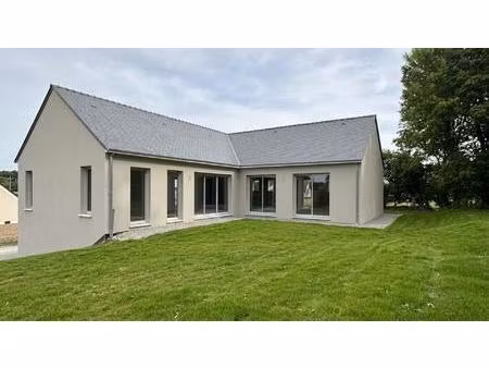 maison sur blaison gohier de 225 m² env sur une parcelle de 746 m². vendue hors d'eau