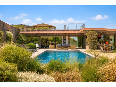 villa d'architecte vue mer de 252 61 m2 au bord de mer de pi