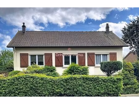 amiens quartier saint acheul . maison individuelle sur sous sol 3 chambres.