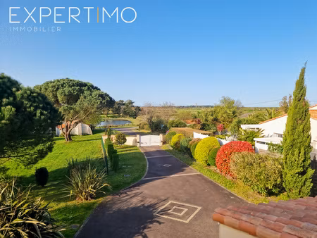 villa - dpe: b -7 pièces + studio 200 m2 vue marais pisc