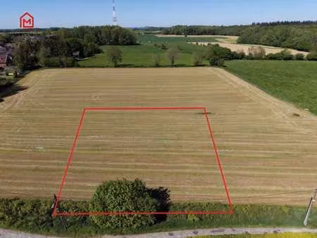 magnifique terrain plat et dégagé de 17a avec 35 m en facade
