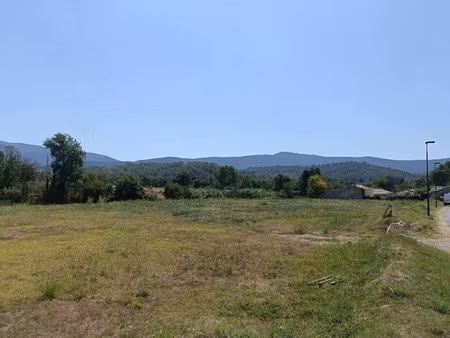 vente terrain 601 m² à pignans (83790)  138 000 €