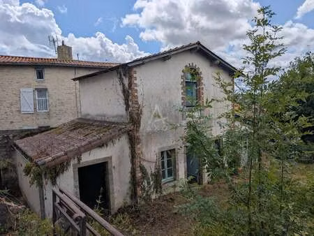 vente maison à montaigu (85600) : à vendre / 50m² montaigu