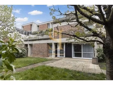 appartement 3 pièces avec jardin privatif de 250 m²