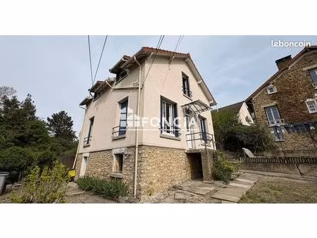 vsg : maison divisée en deux appartements t3