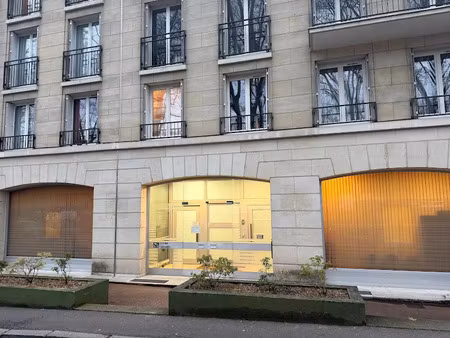 vente locaux professionnels 620 m² à versailles (78000)  1 000 000 €