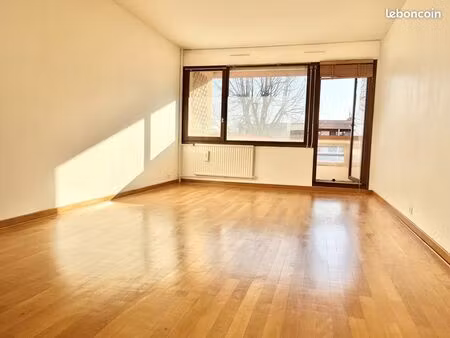 grand t3 de 77 m² parking & balcon guyancourt