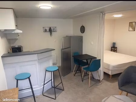 à louer studio meublé