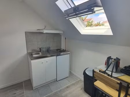 studio meublé cuisine séparée
