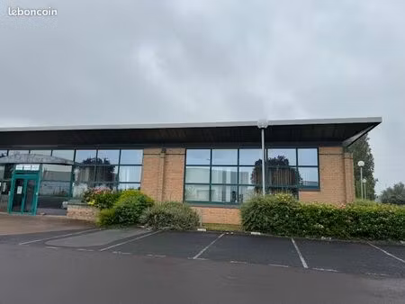 bureaux de 300 m² à louer à petite forêt (59494)