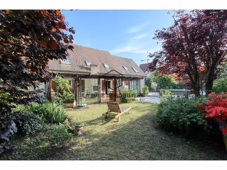 maison villecresnes 8 pièce(s) 223 25 m2