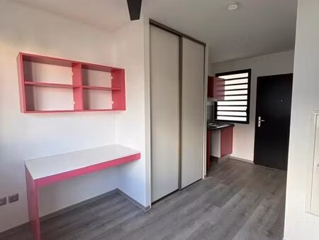 studio 1 pièce 20 m²