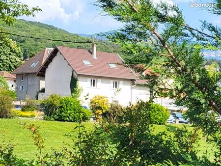 loue maison de village 180 m2 cuisine equipee
