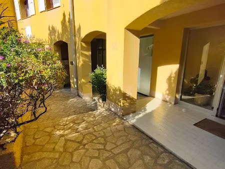 vente locaux professionnels 1 pièce 37 m² à l'ile-rousse (20220)  147 000 €