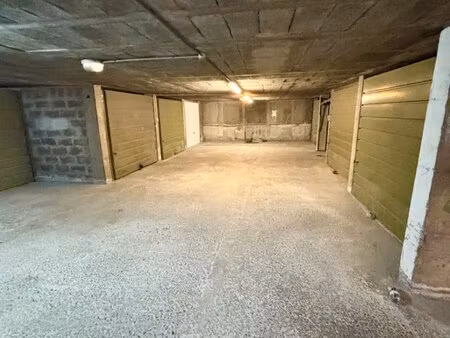 nice centre/liberation/garage 11m2