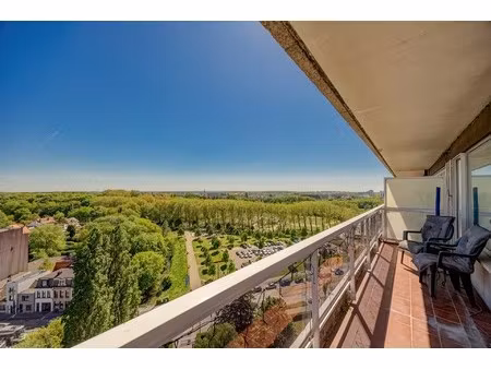 appartement met 3 slpk (13°verdieping l) en een groot terras
