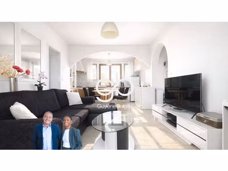 castelnau-le-lez : appartement lumineux en dernier étage ave