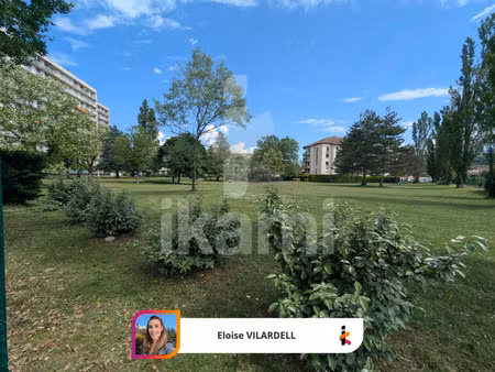 t4 lumineux avec vues montagnes et balcon