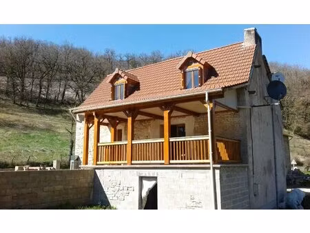 maison en pierre rénovée avec gîte - salles courbatiés