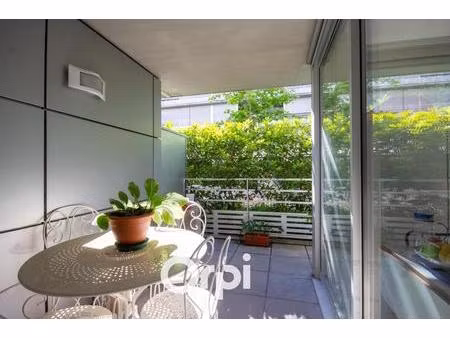 t3 lumineux avec terrasse et garage dans résidence sécurisée