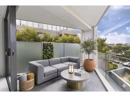 croix de chavaux - grand t2 avec terrasse de 6 m² – espace  luminosité & confort - emplace