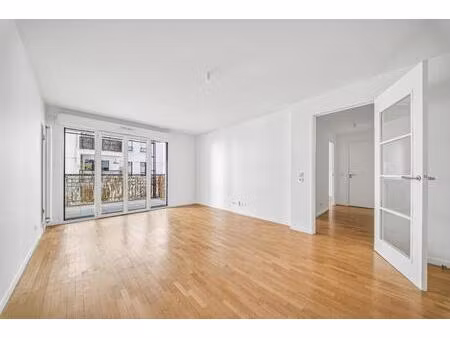appartement 2 pièces avec balcon - suresnes