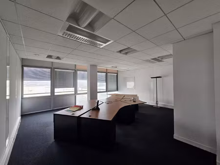 location bureau 920 m² à angers (49100)