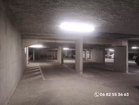 place de parking sécurisée en sous-sol