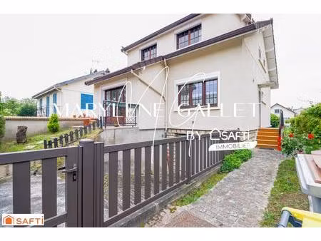 maison familiale élevée sur sous-sol total !