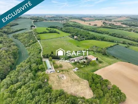 ancienne ferme avec dépendances sur 1 5 ha