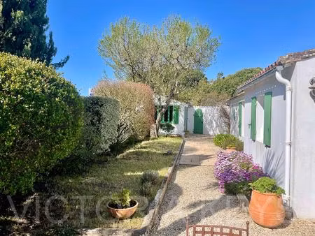 immobilier île de ré - maison avec jardin et garage  la couarde sur mer