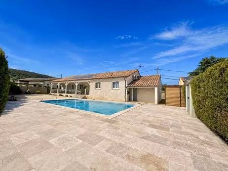belle maison 4 chambres avec piscine à laudun-l'ardoise