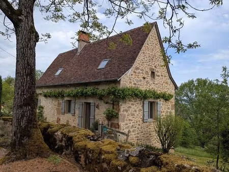 maison en pierre avec dépendance